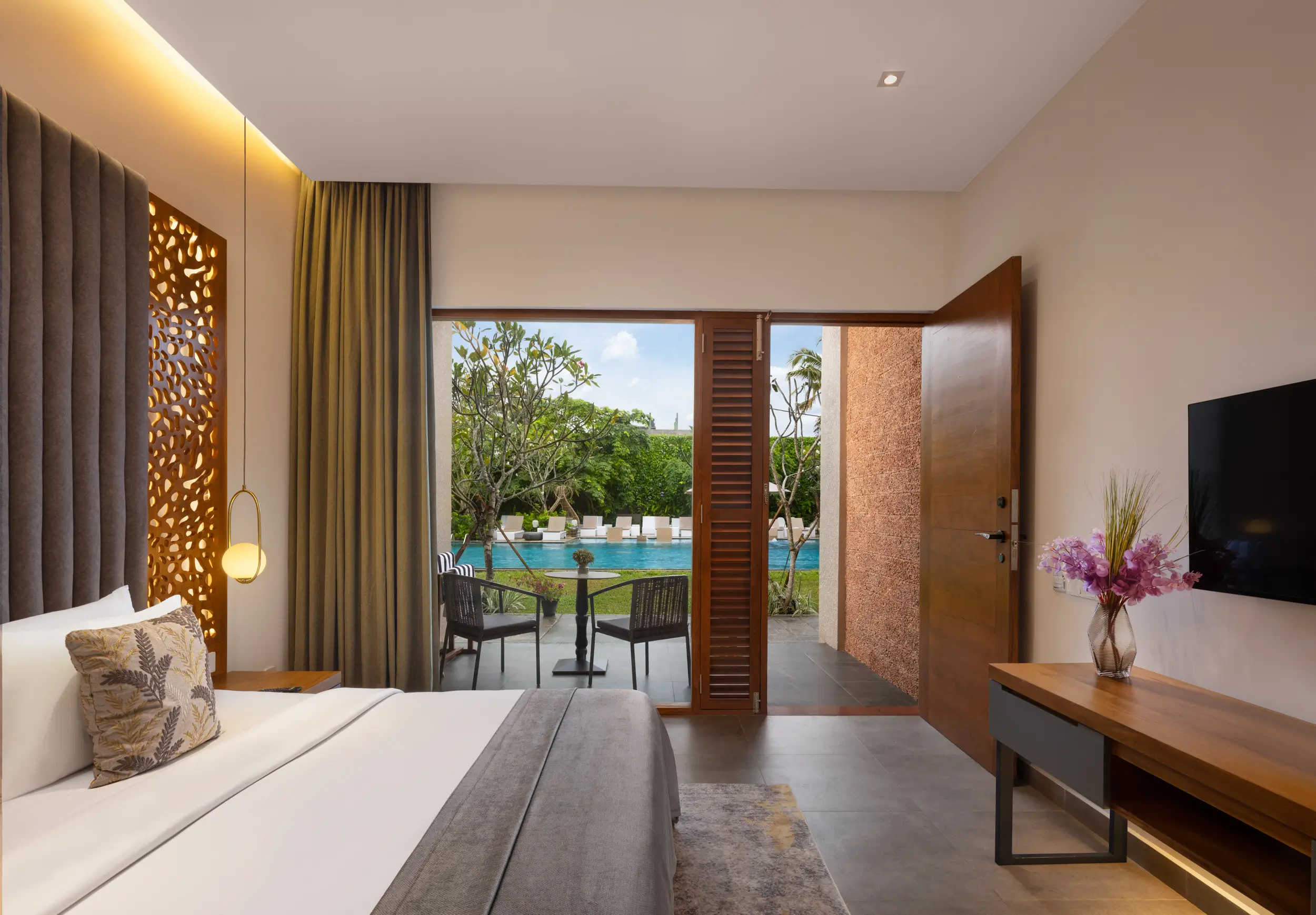 Hotel Ferola Room 01 - Image 3