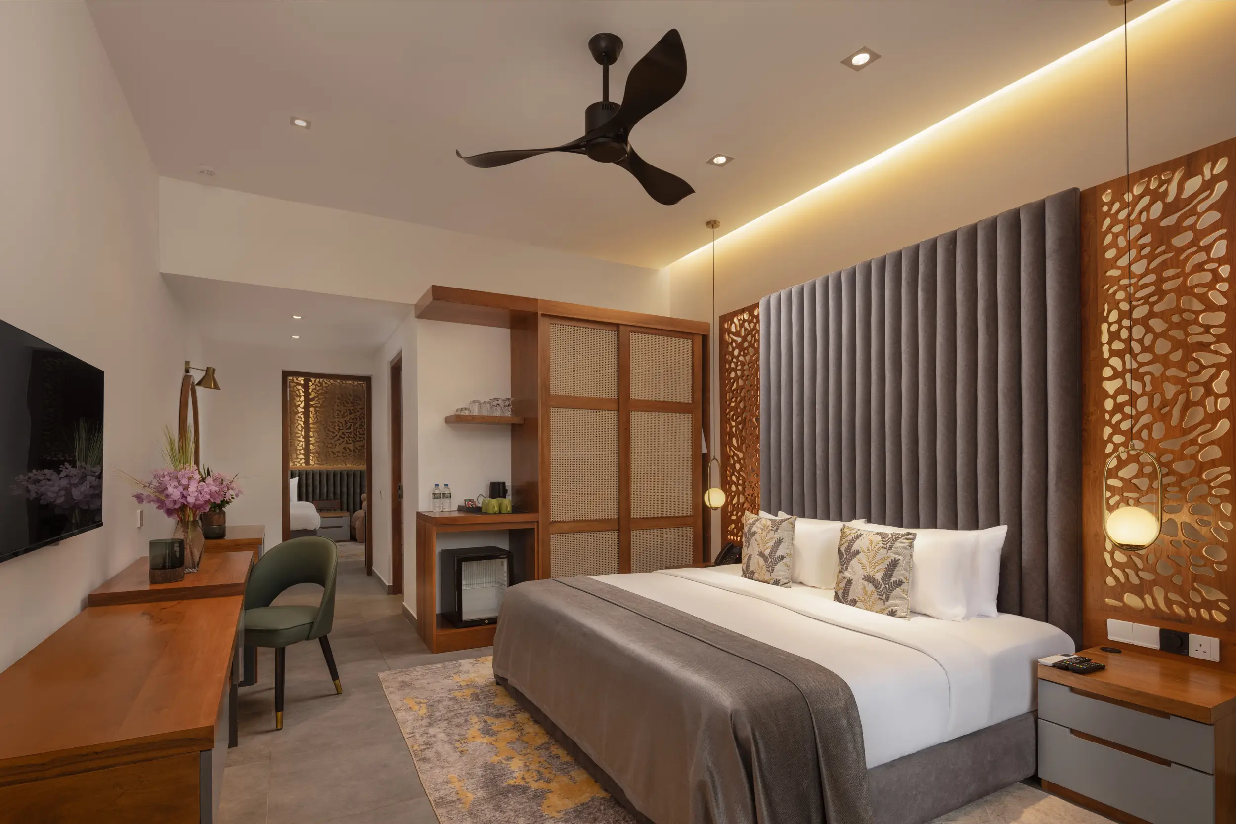 Hotel Ferola Room 01 - Image 4