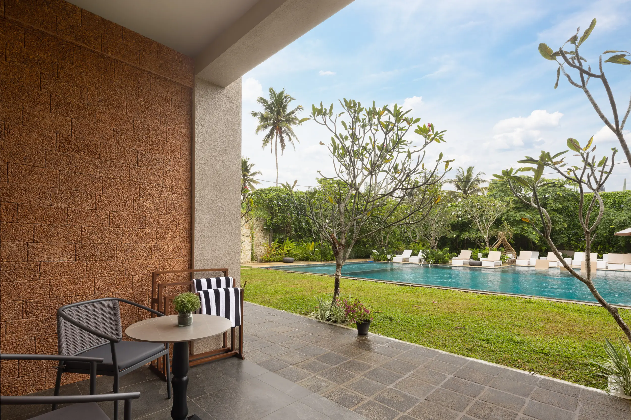 Hotel Ferola Room 01 - Image 5