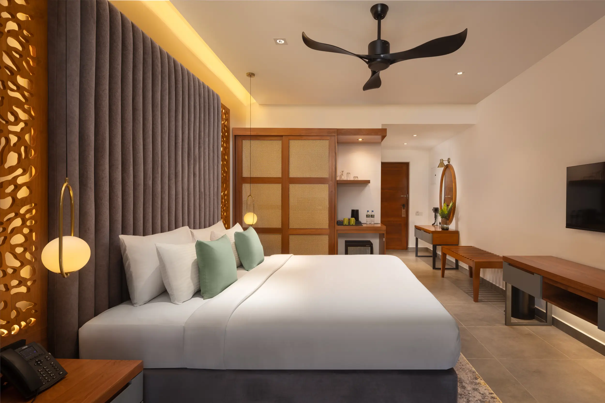 Hotel Ferola Room 02 - Image 1