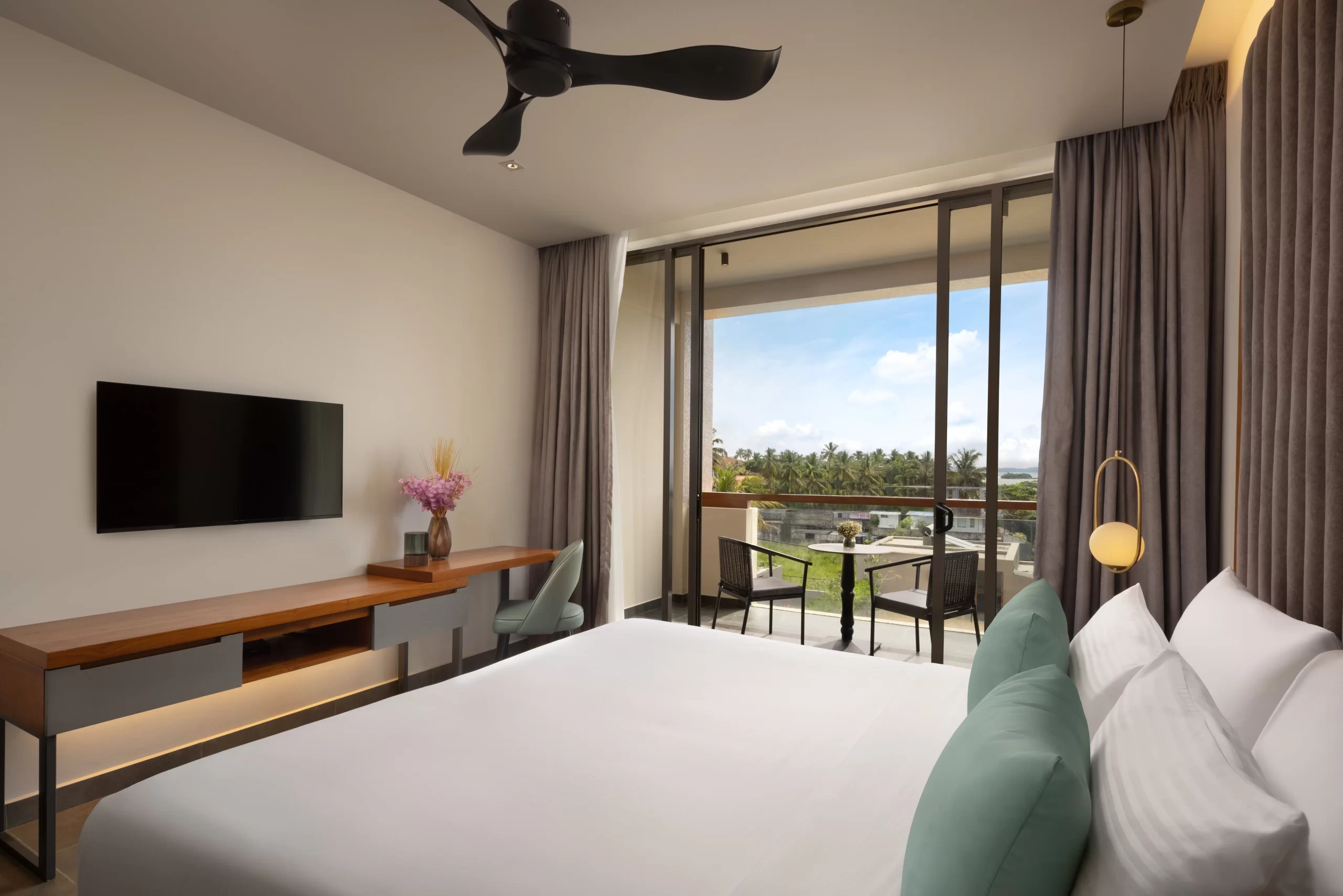 Deluxe Rooms Image 4